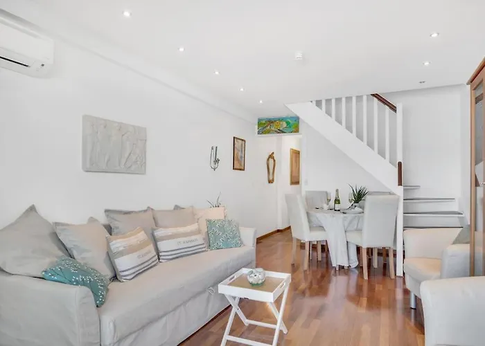 La Prom - A Two Bedroom Apartment With A Sea View