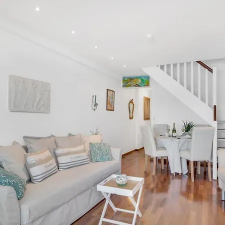 La Prom - A Two Bedroom Apartment With A Sea View Nice Exterior photo