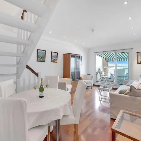 La Prom - A Two Bedroom Apartment With A Sea View Nice Exterior photo